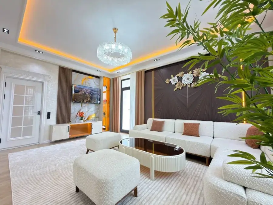 3 xonali kvartira sotiladi − 93 m²