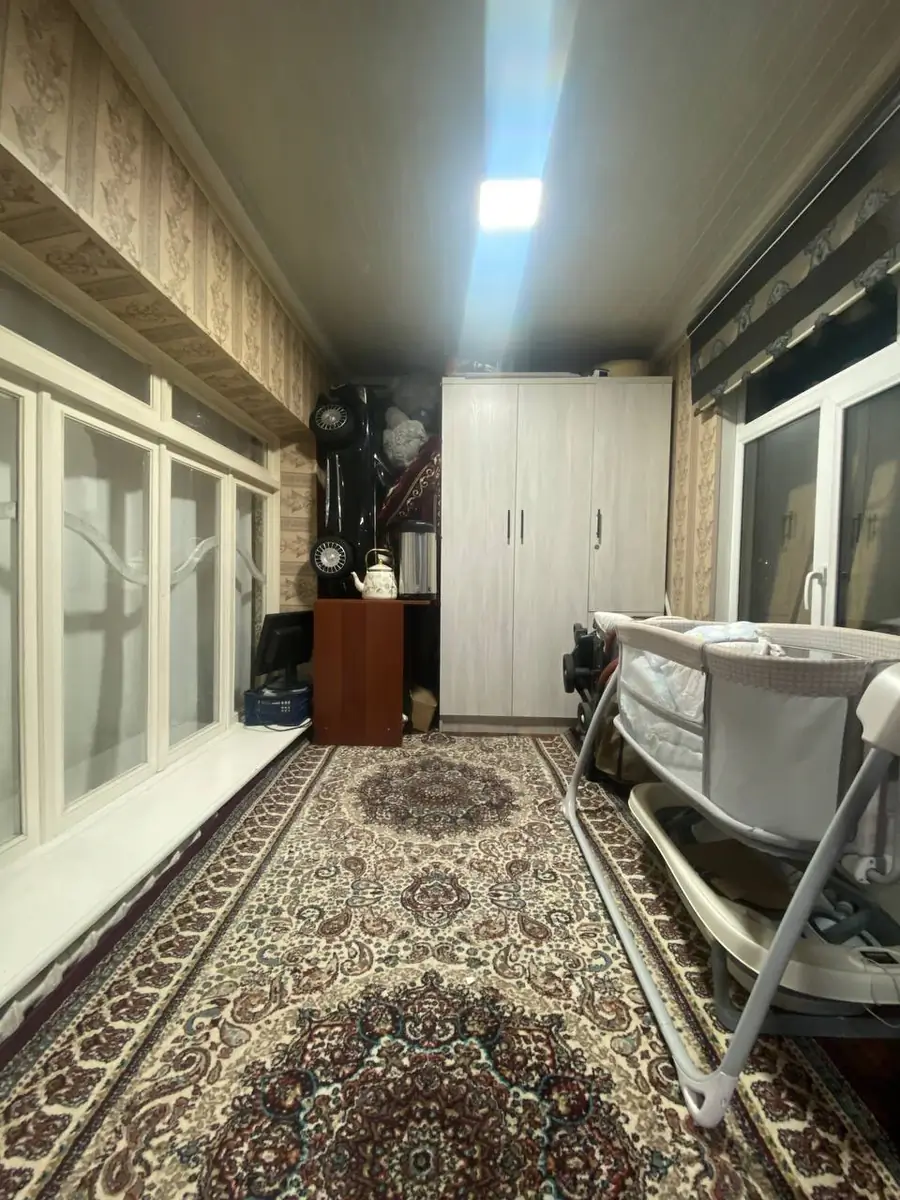 4 xonali kvartira sotiladi − 92 m²