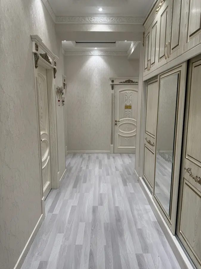 3 xonali kvartira sotiladi − 116 m²