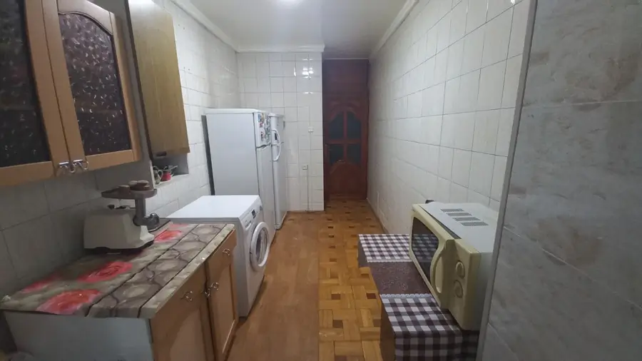 3 xonali kvartira sotiladi − 80 m²