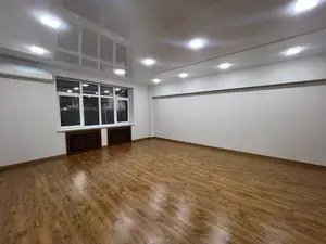 Ijaraga ofis − 500 m²