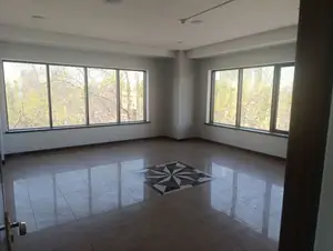 Ijaraga ofis − 300 m²