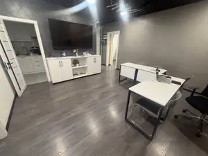 Ofis − 164 m², 1/4 qavat