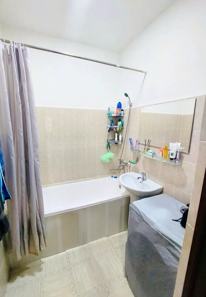 2 xonali kvartira sotiladi − 65 m²