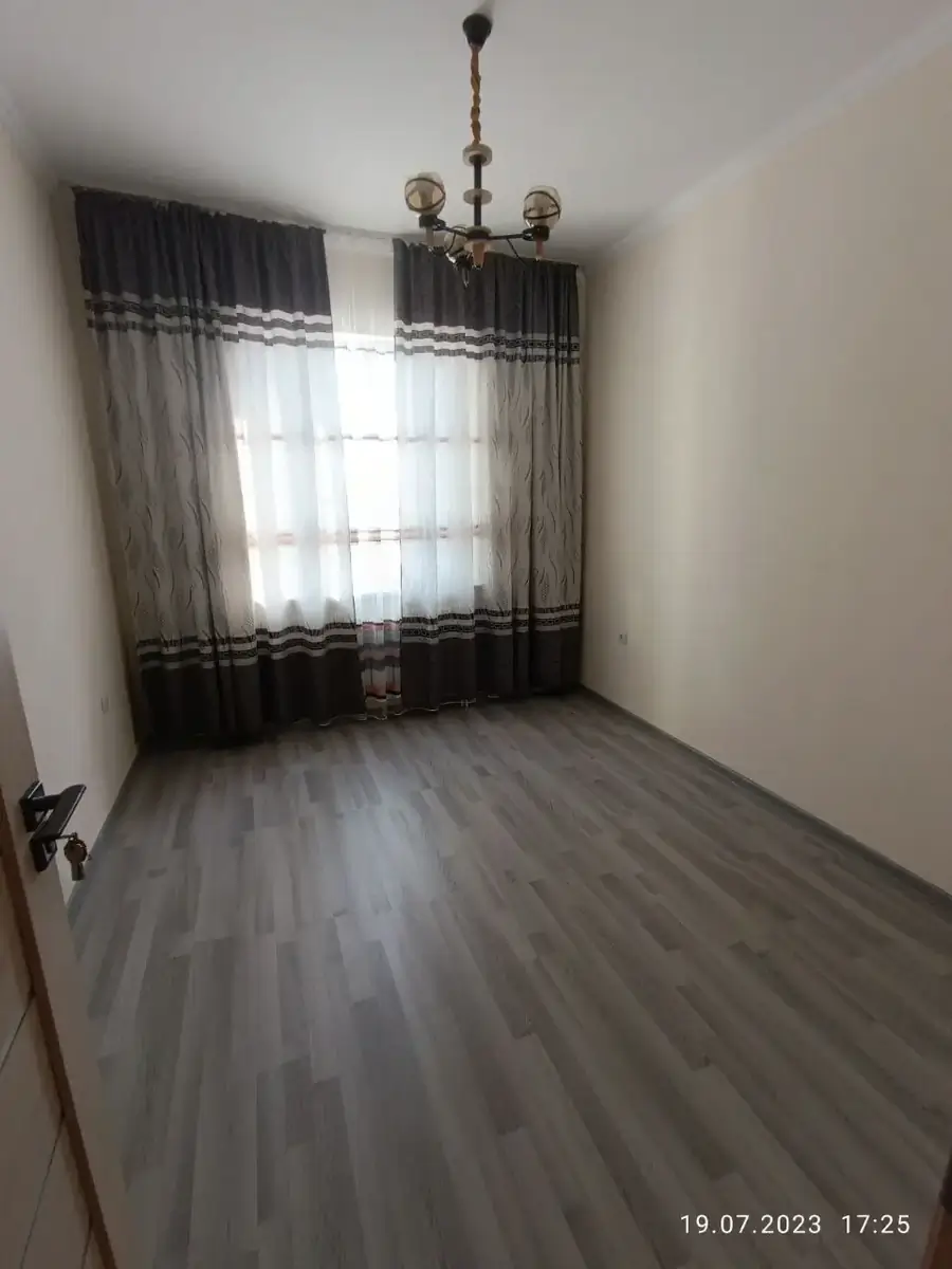 Сдается 3-комнатная квартира − 72 м²