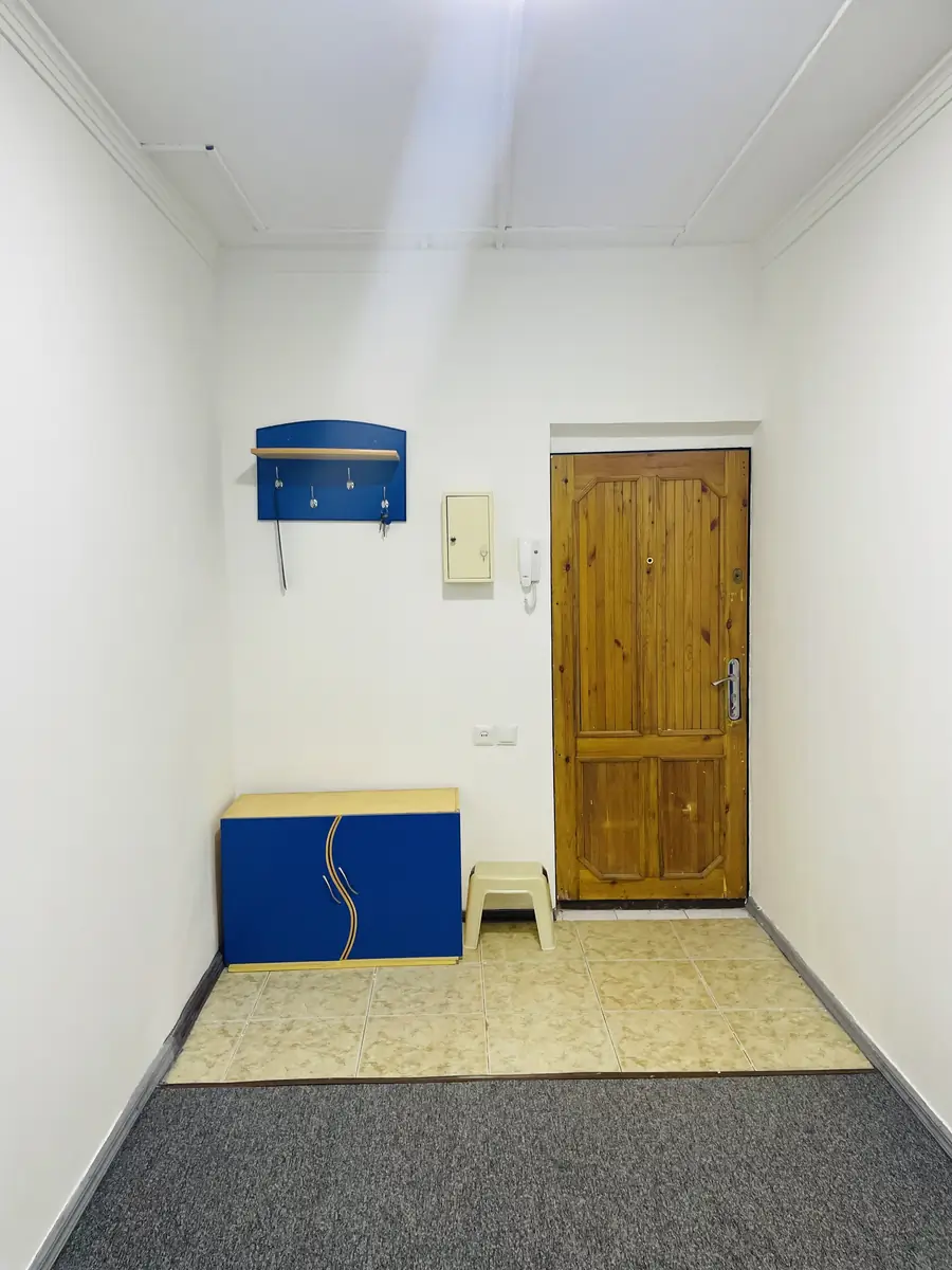 Сдается Более 5-комнатная квартира − 130 м²