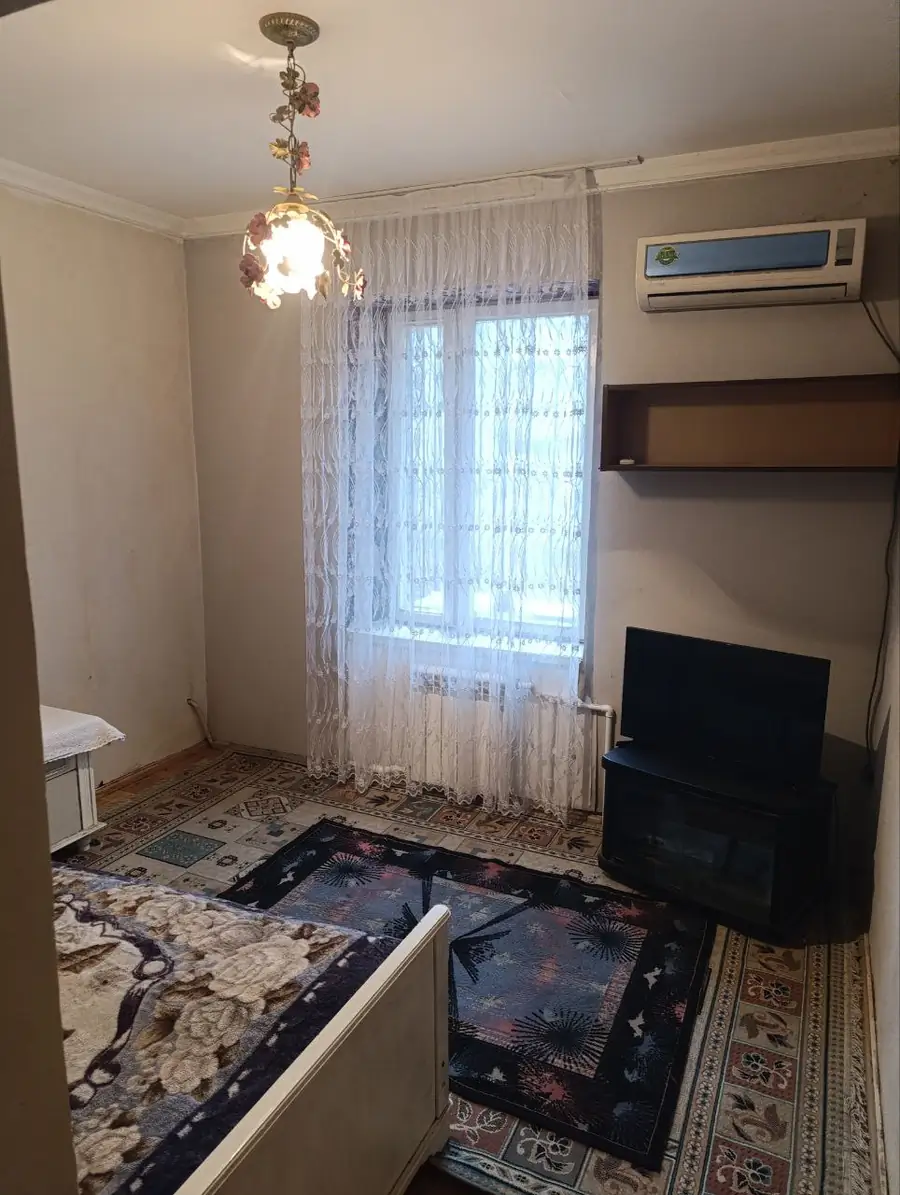 3 xonali kvartira sotiladi − 80 m²