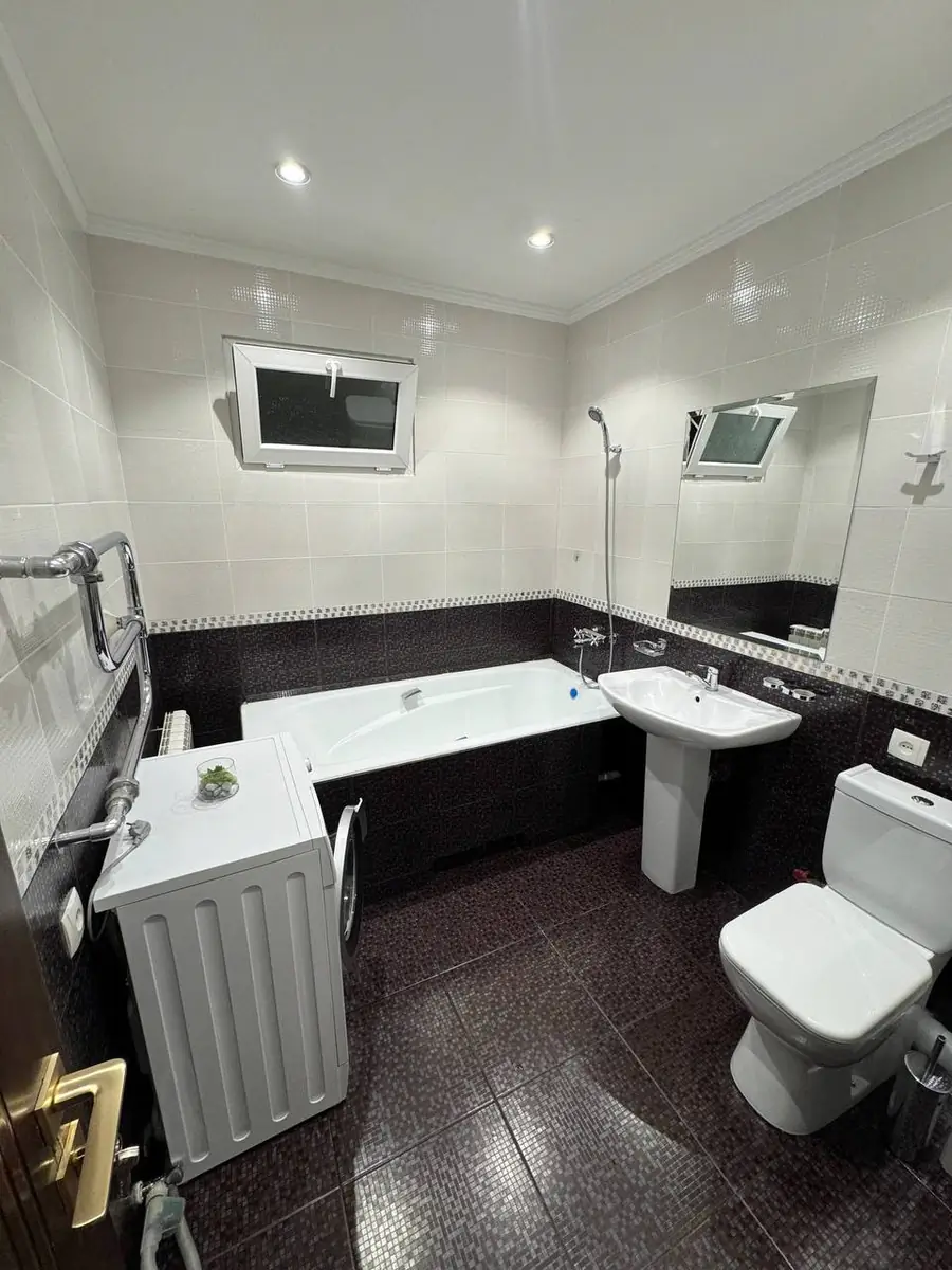 Сдается 3-комнатная квартира − 70 м²