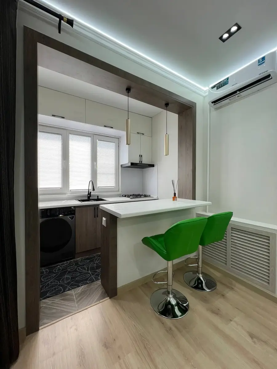1 xonali kvartira sotiladi − 33 m²