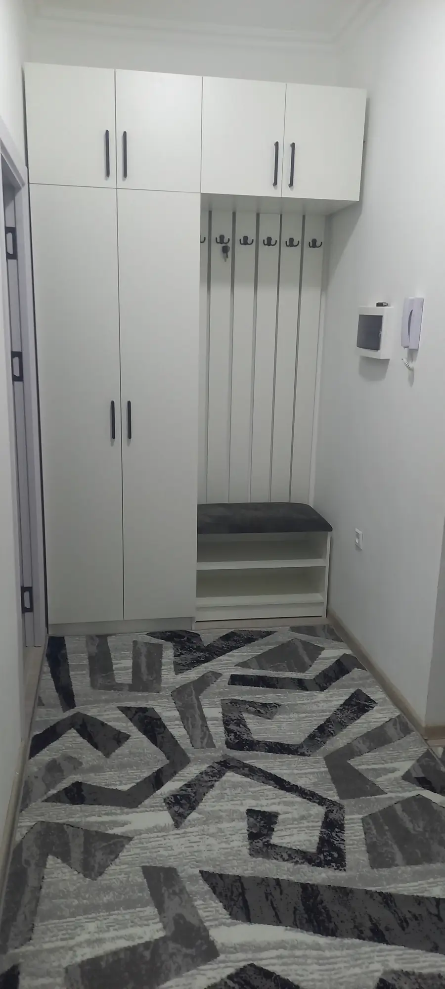 Сдается 1-комнатная квартира − 38 м²