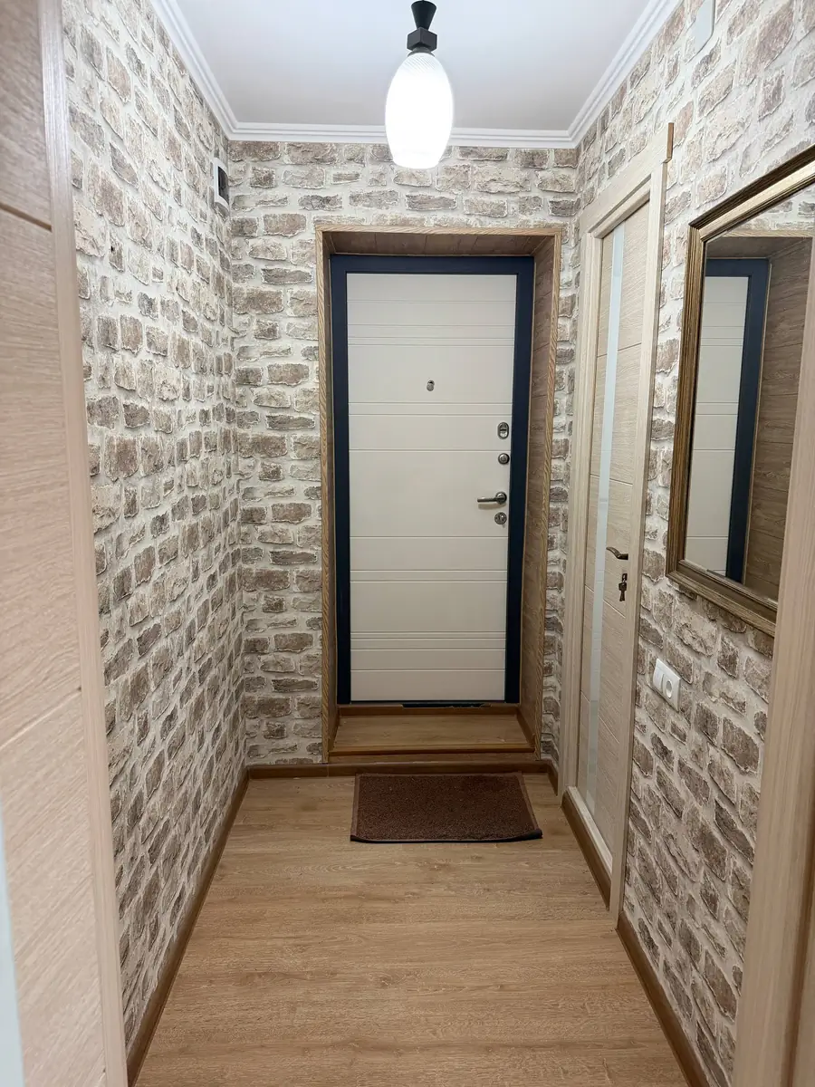 2 xonali kvartira sotiladi − 56 m²