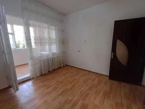 3 xonali kvartira sotiladi − 85 m²