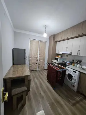 Сдается 2-комнатная квартира − 60 м²