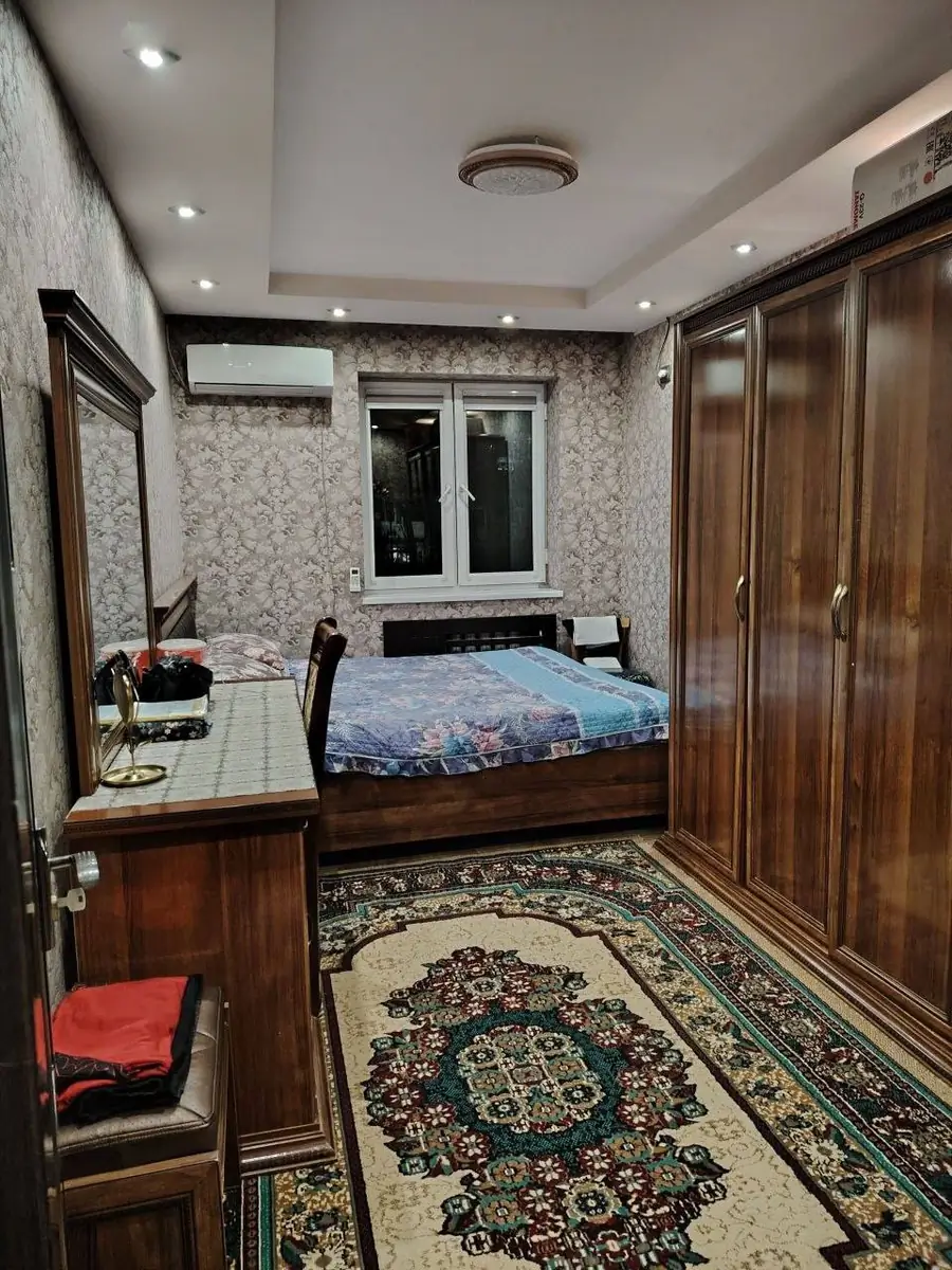 3 xonali kvartira sotiladi − 70 m²