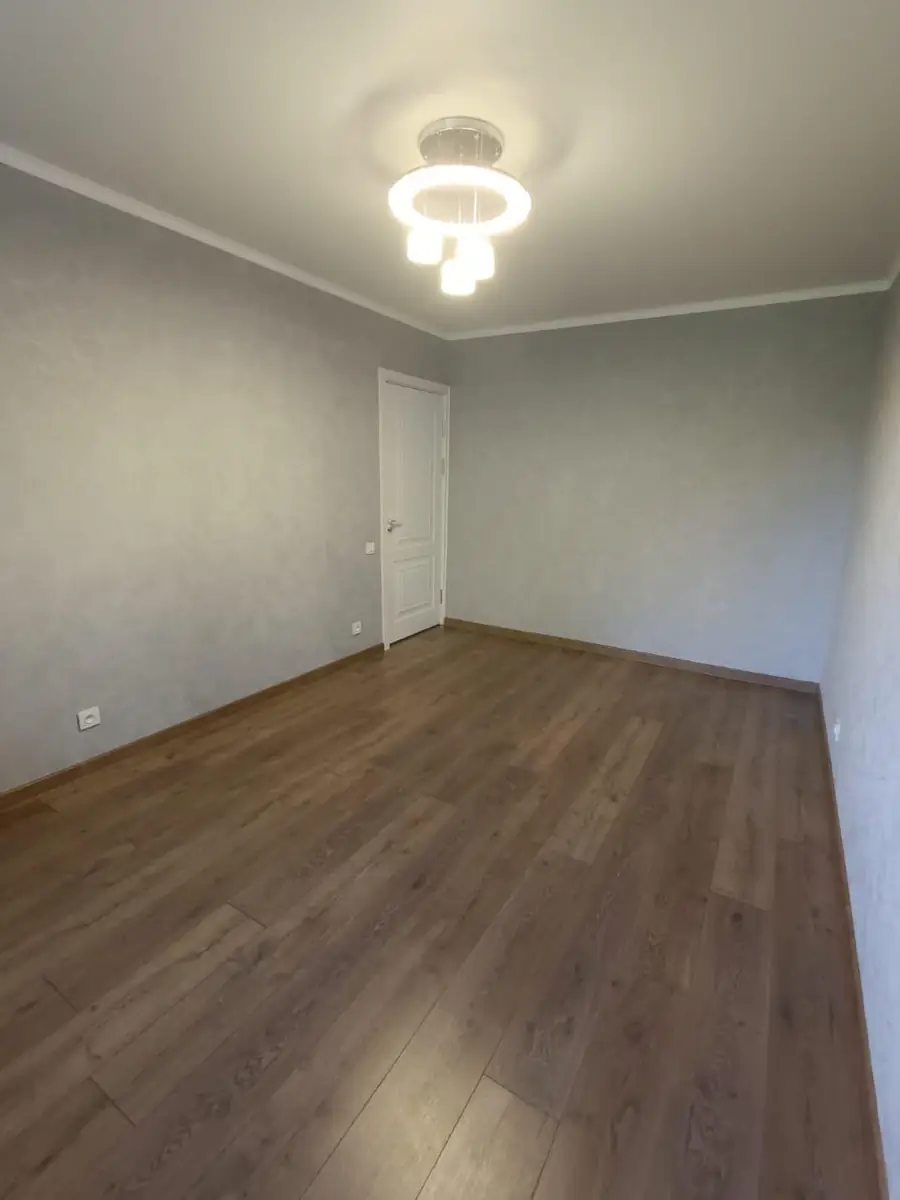 Продается 3-комнатная квартира − 65 м²