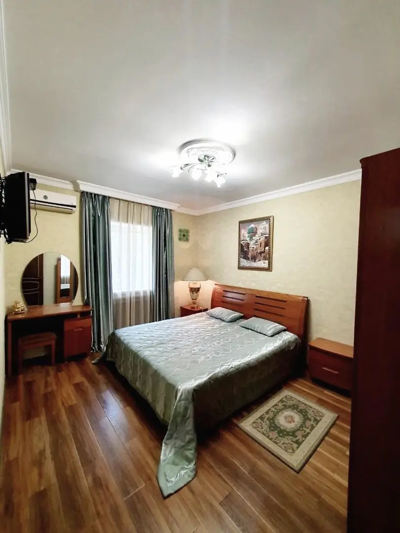 Продается 2-комнатная квартира − 60 м²