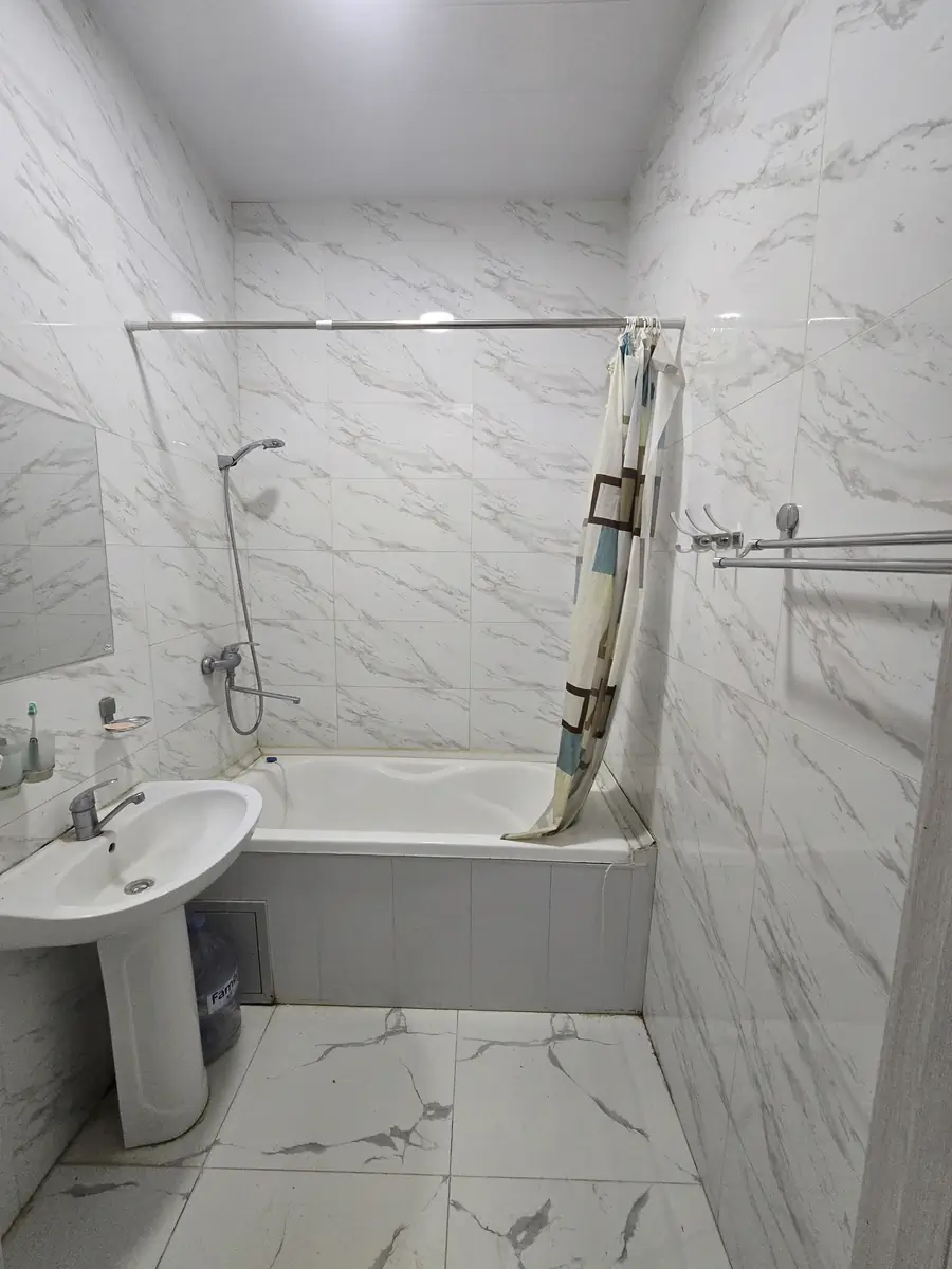 2 xonali kvartira sotiladi − 62 m²