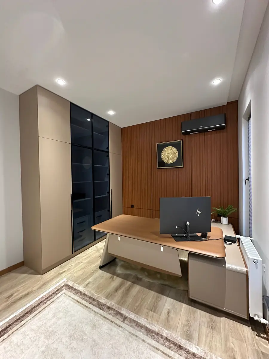 2 qavatli uy sotiladi − 370 m²