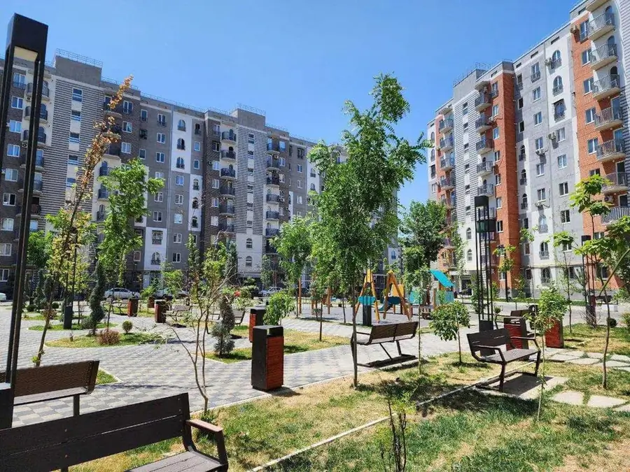 Продается 2-комнатная квартира − 40 м²