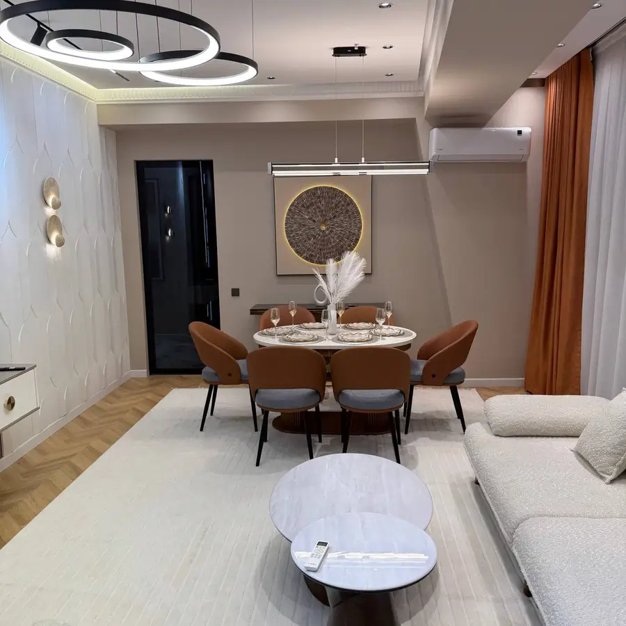 2-комнатная квартира − 72 м², 23/27 этаж