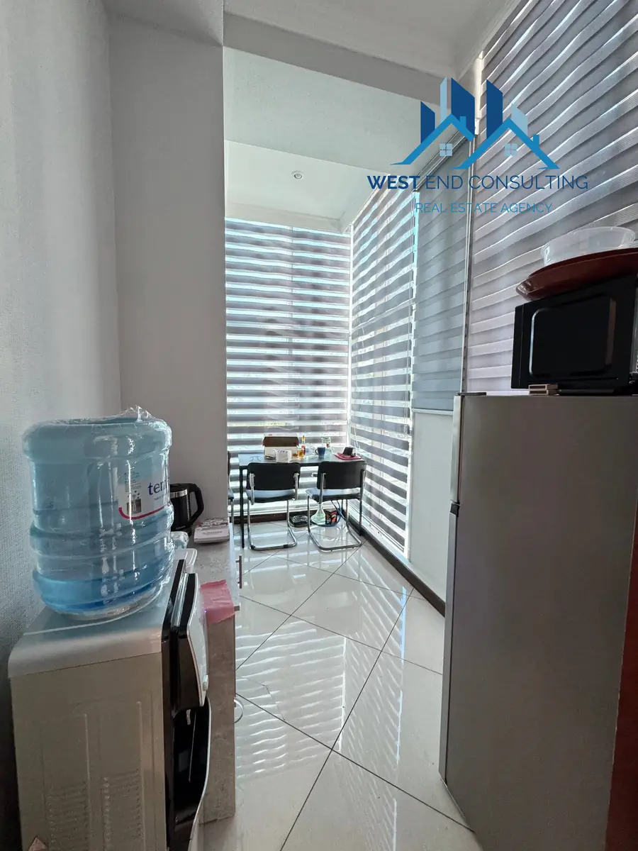 Ijaraga ofis − 100 m²