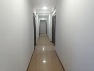 Ijaraga ofis − 300 m²
