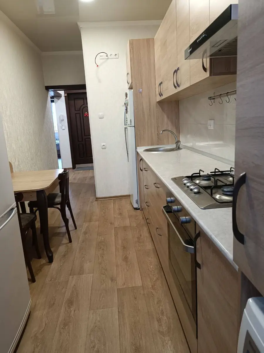 Продается 3-комнатная квартира − 75 м²