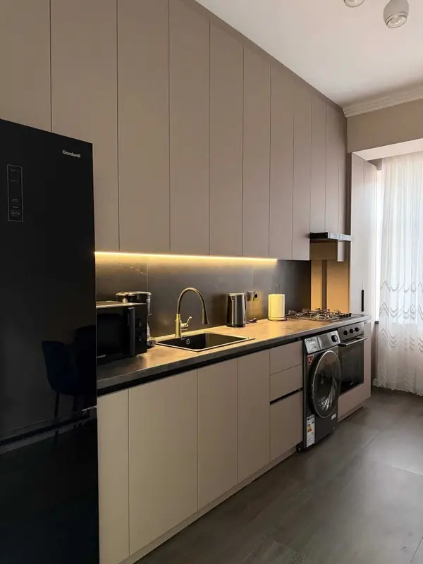 2-комнатная квартира − 70 м², 4/10 этаж