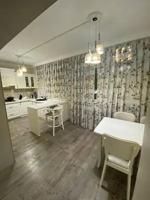3 xonali kvartira − 90 m², 1/4 qavat