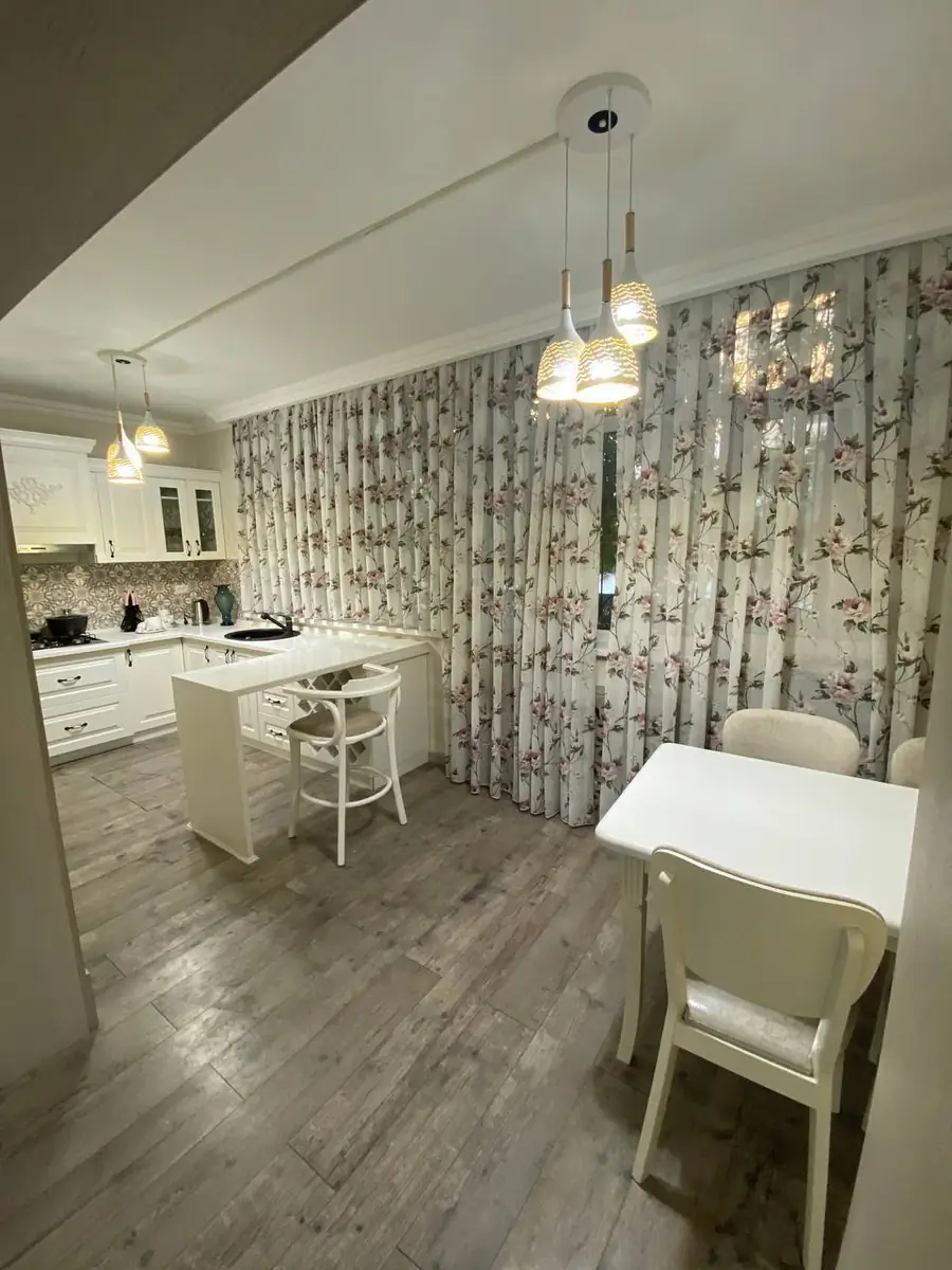 Ijaraga 3 xonali kvartira − 90 m²