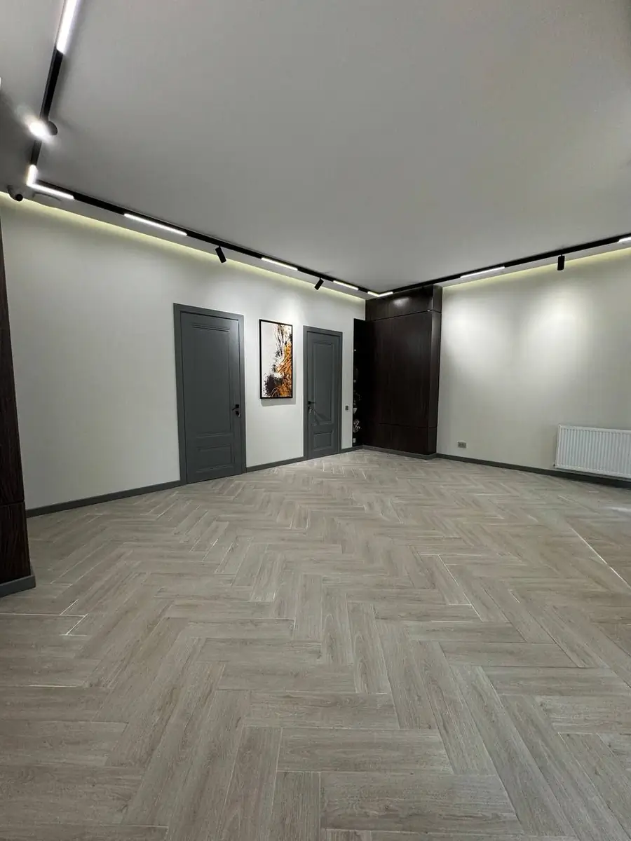 Ijaraga ofis − 90 m²