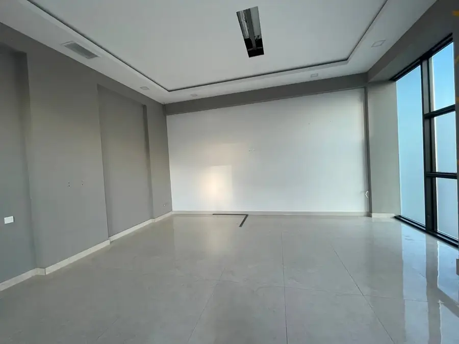 Ijaraga ofis − 1200 m²