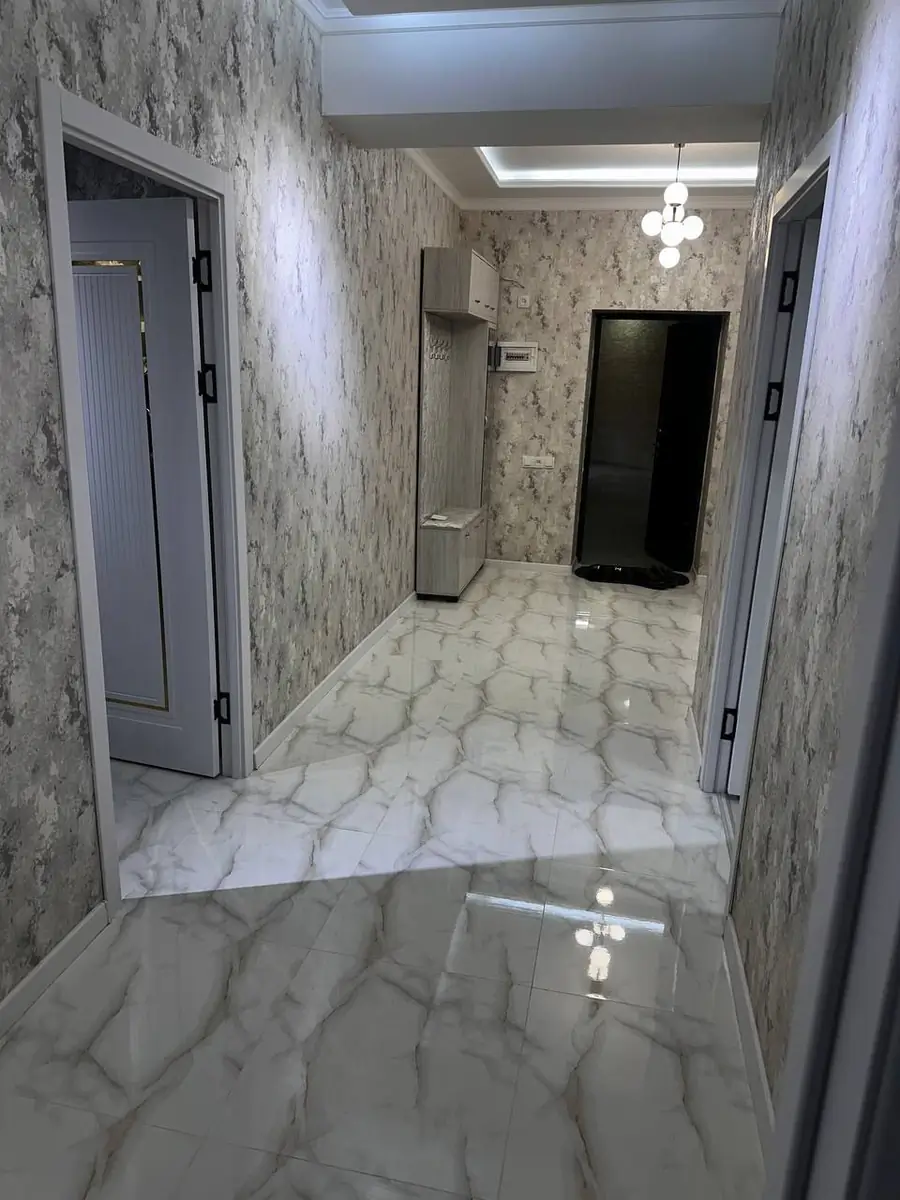 Продается 2-комнатная квартира − 80 м²