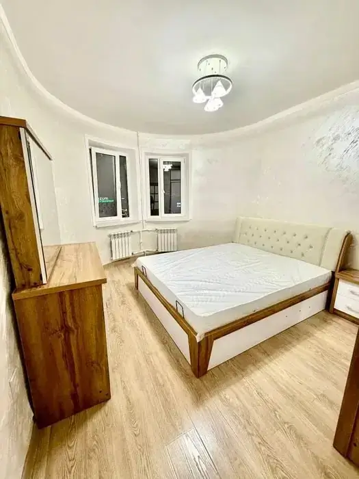 Сдается 3-комнатная квартира − 90 м²