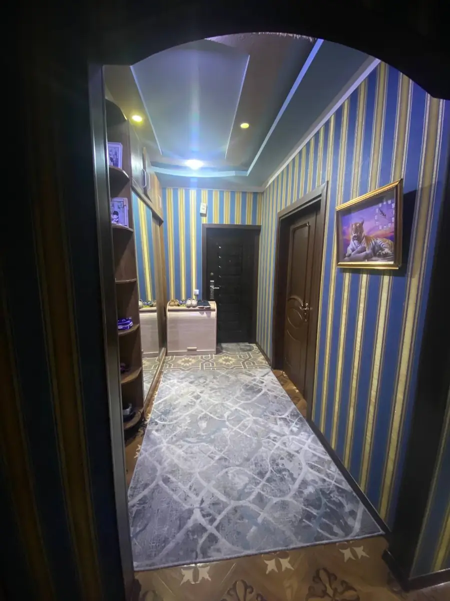 4 xonali kvartira sotiladi − 92 m²