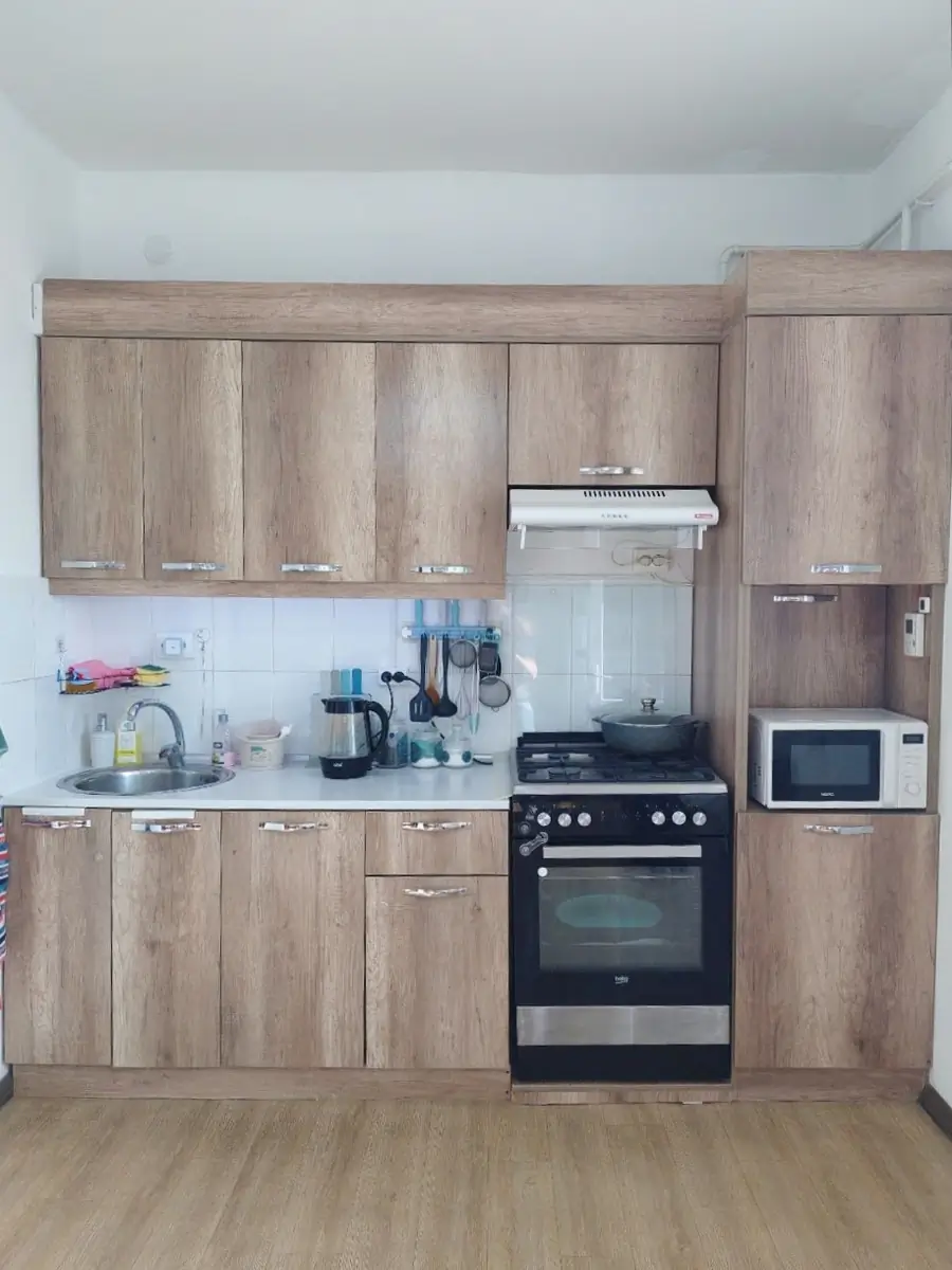 Продается 2-комнатная квартира − 65 м²