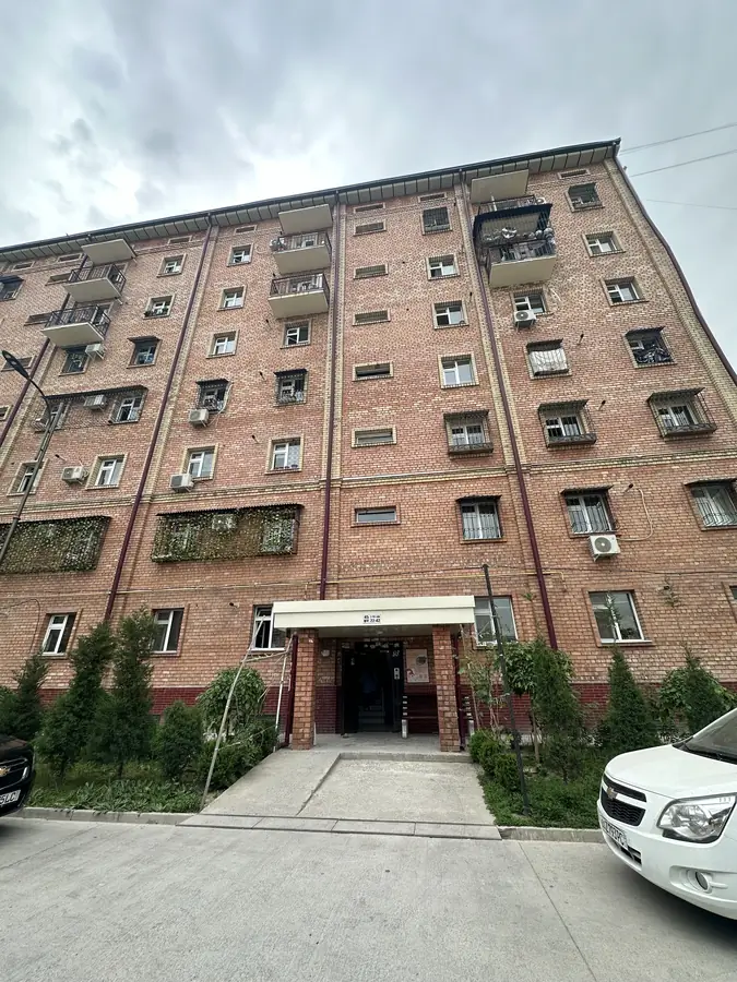 Продается 2-комнатная квартира − 54 м²