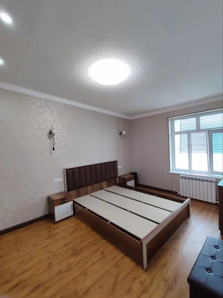 Более 5-комнатная квартира − 135.3 м², 2/2 этаж