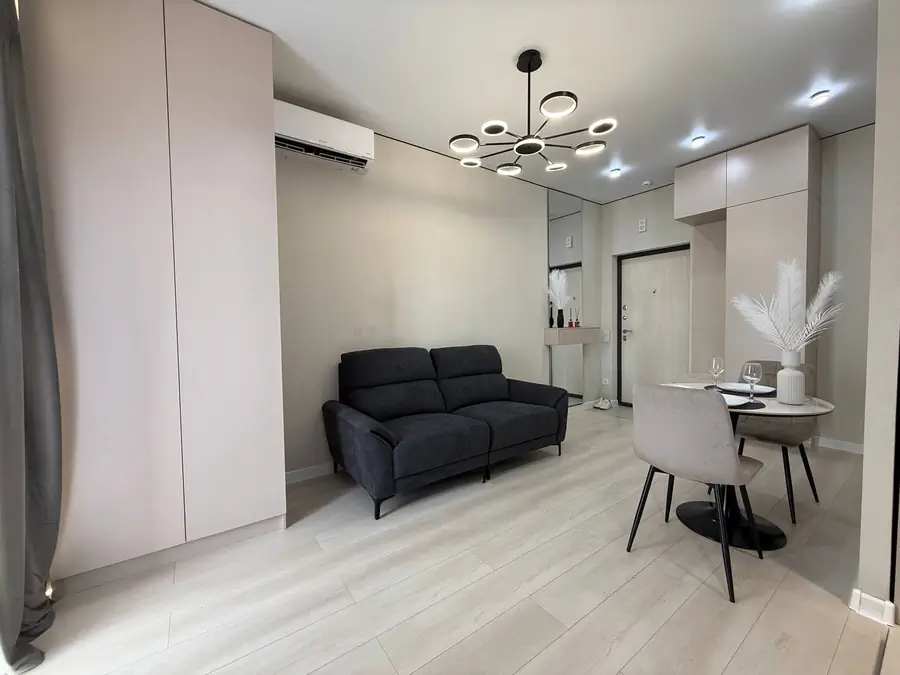 1 xonali kvartira sotiladi − 30 m²