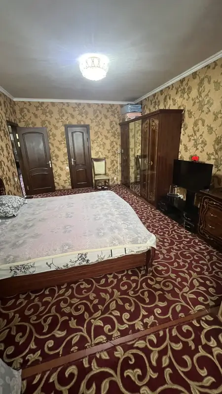 3-комнатная квартира − 260 м², 7/7 этаж