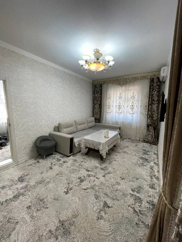 2 xonali kvartira sotiladi − 50 m²