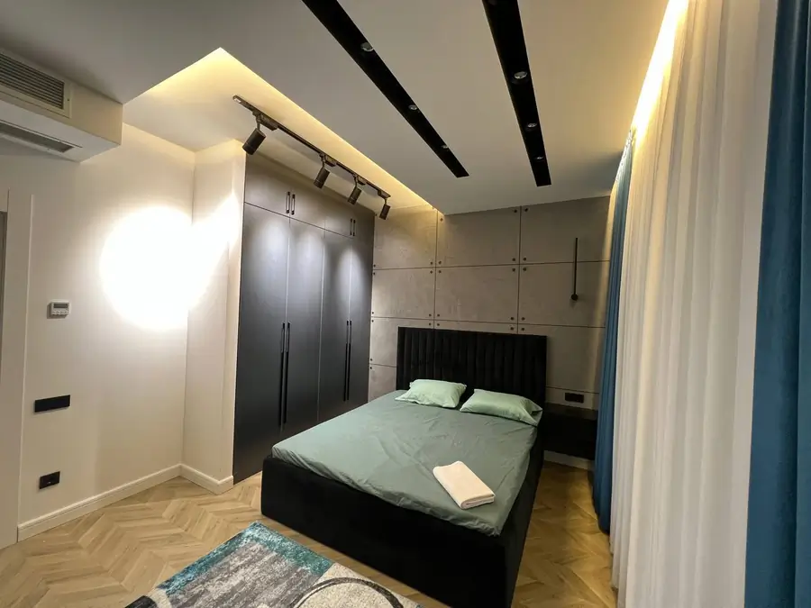 Сдается 2-комнатная квартира − 57 м²