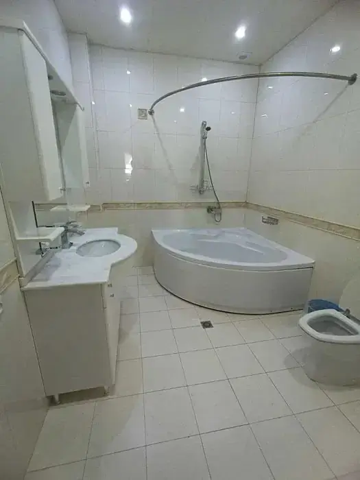 Ijaraga 3 qavatli uy − 380 m²