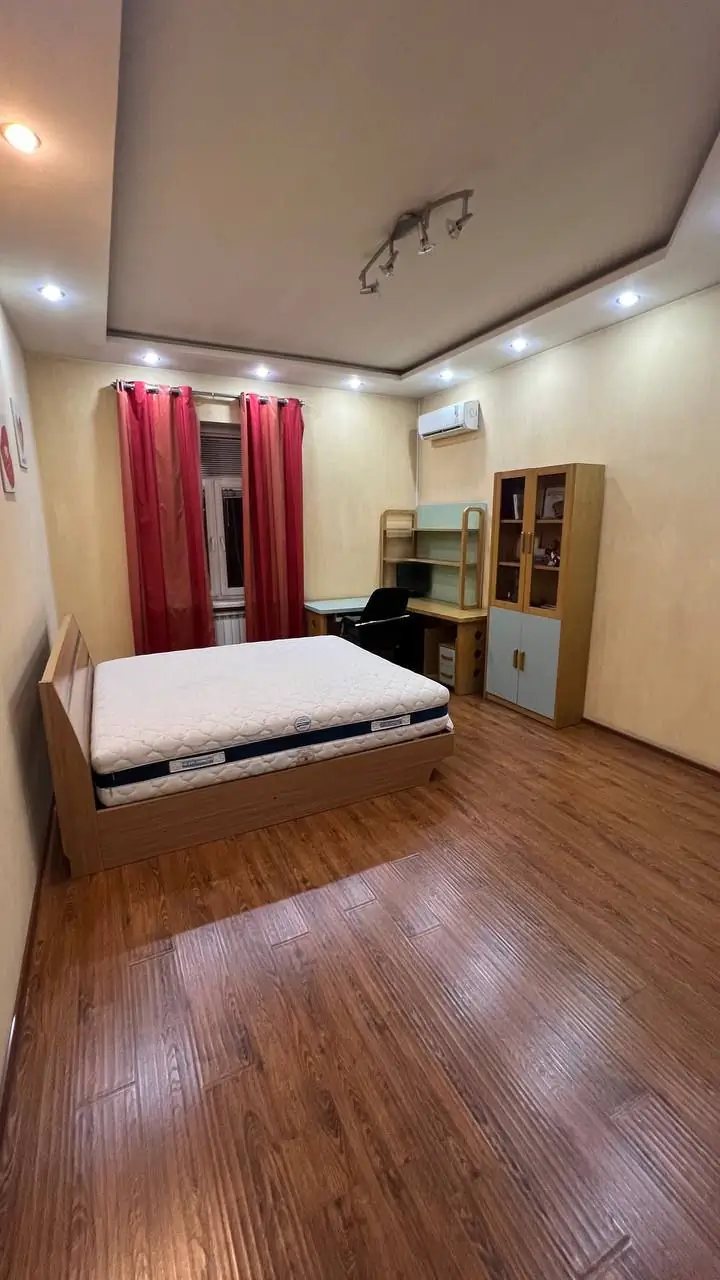 2 qavatli uy sotiladi − 350 m²