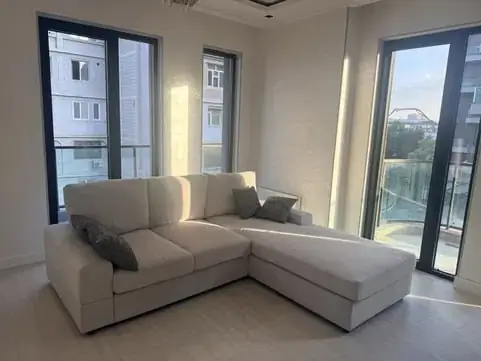 Сдается 2-комнатная квартира − 72 м²
