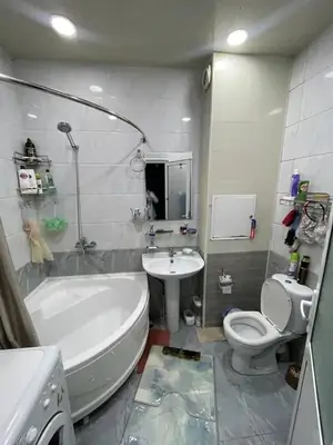Сдается 1-комнатная квартира − 40 м²