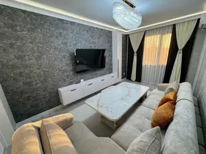 3 xonali kvartira sotiladi − 81 m²