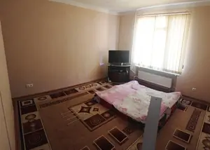 1 xonali kvartira − 30 m², 1/4 qavat
