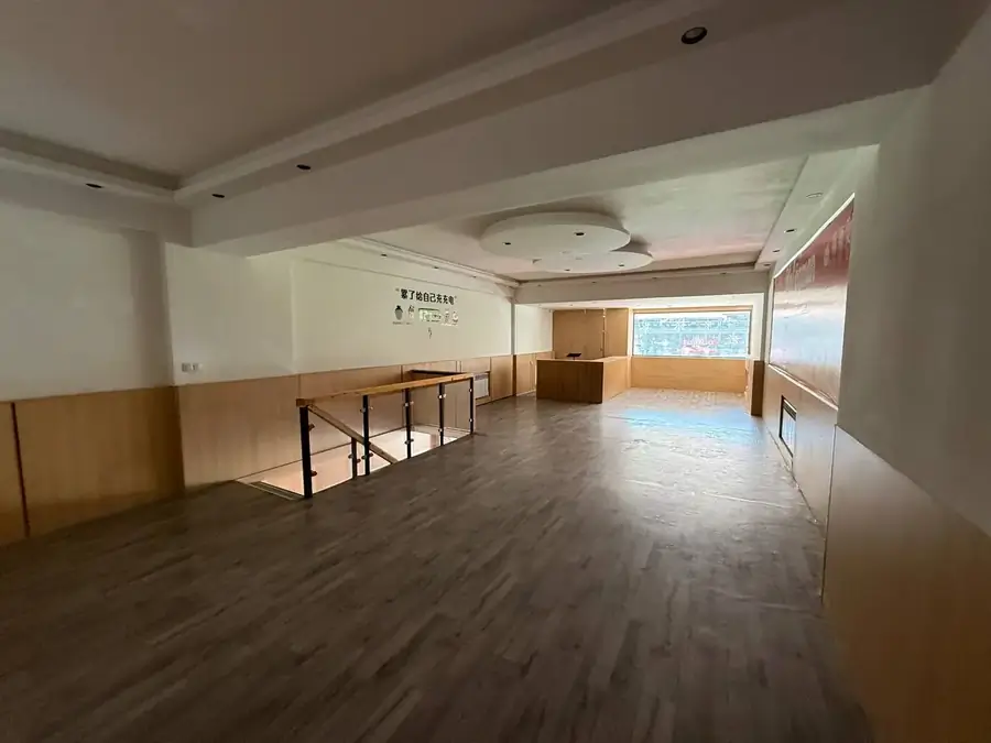 Ijaraga ofis − 155 m²