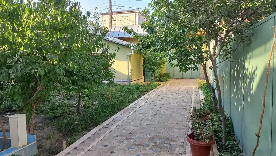 2 qavatli uy sotiladi − 250 m²